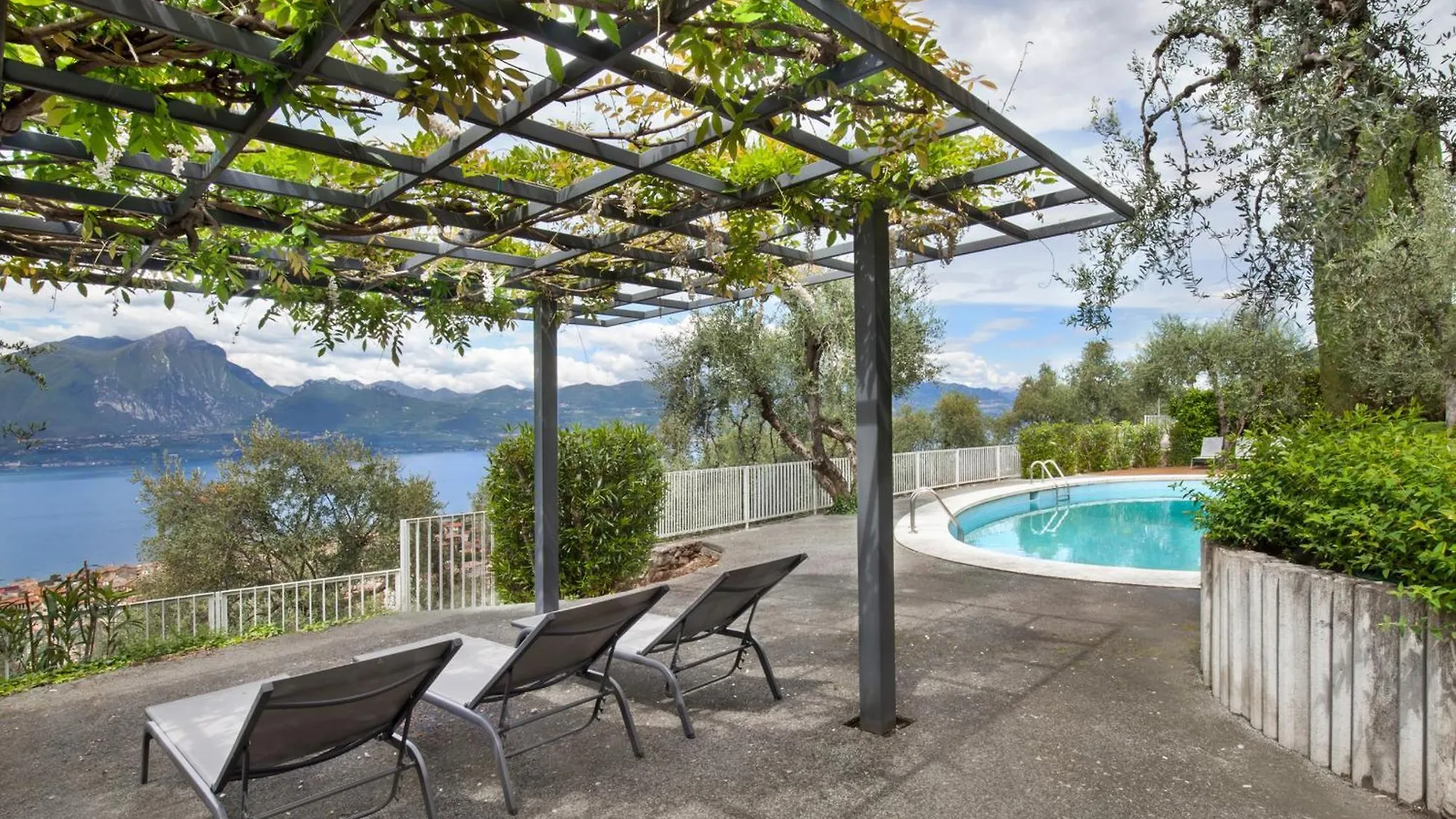 Villa Pirandello With Pool Torri Del Benaco Italy