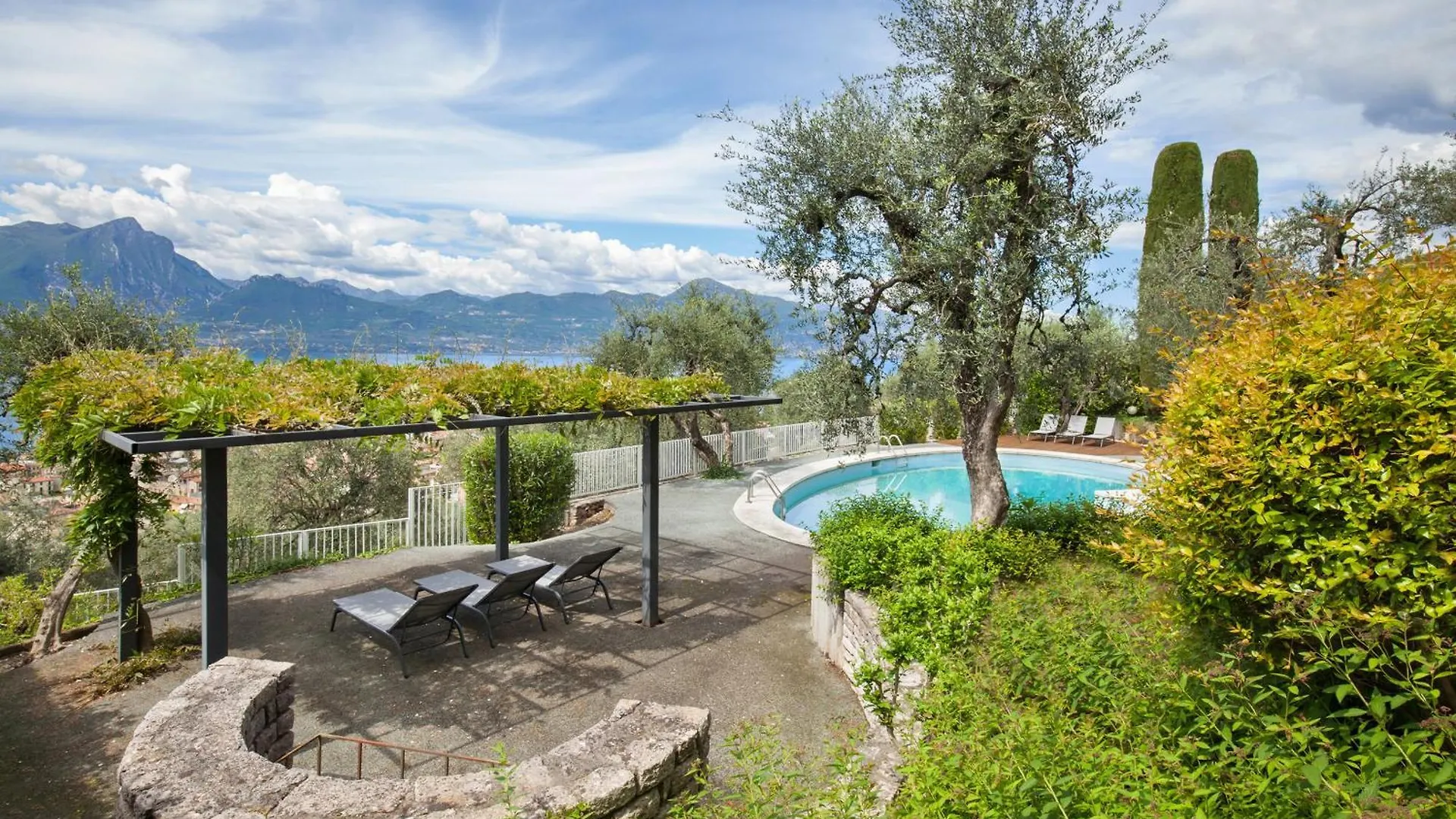 Villa Pirandello With Pool Torri Del Benaco