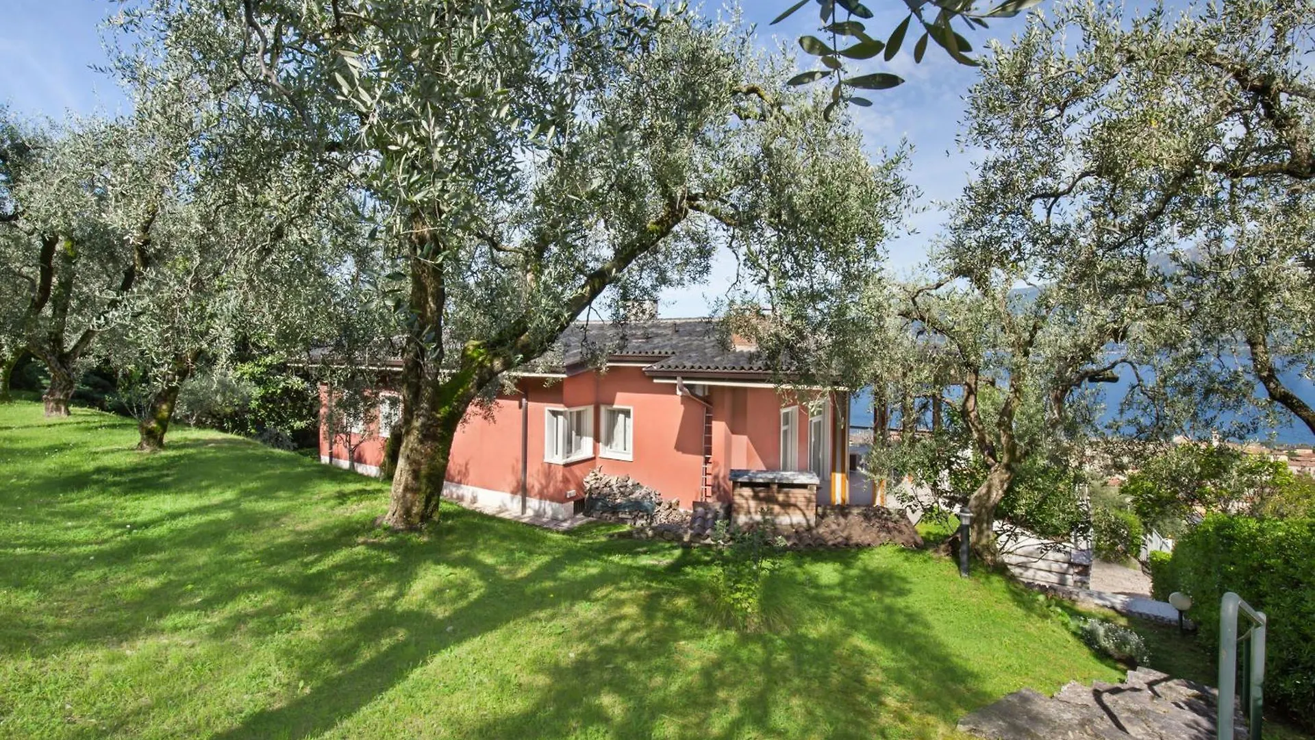 Villa Pirandello With Pool Torri Del Benaco